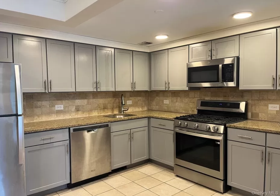 143-41 84th Drive, New York, NY, 1 Bedroom Bedrooms, 3 Rooms Rooms,1 BathroomBathrooms,Residential,For Rent,84th,0,KEY1016562 143-41 84th Drive, New York, NY, 1 Bedroom Bedrooms, 3 Rooms Rooms,1 BathroomBathrooms,Residential,For Rent,84th,0,KEY1016562