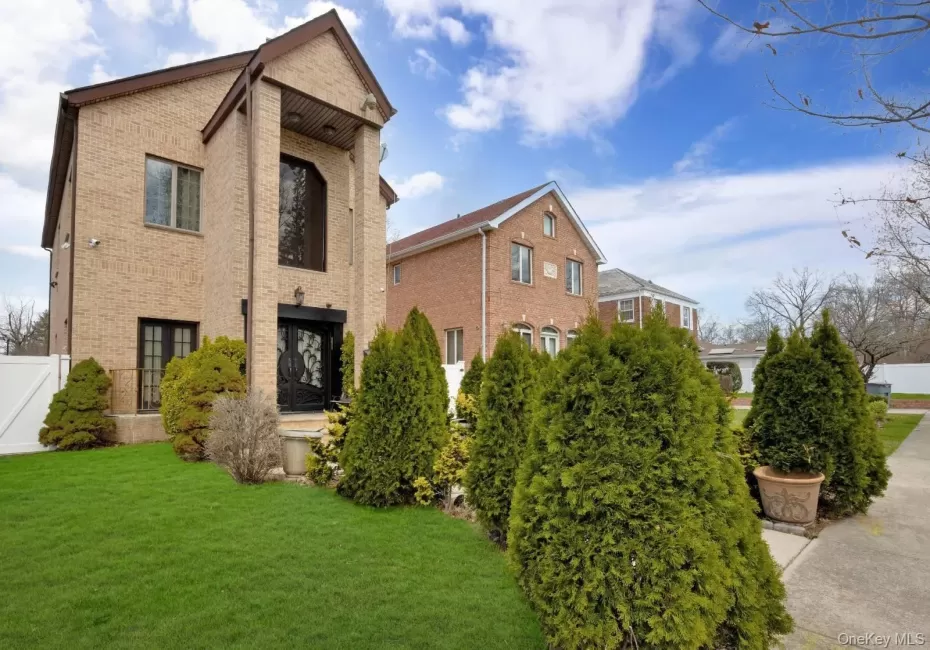186-31 radnor Road, New York, NY, 4 Bedrooms Bedrooms, 14 Rooms Rooms,2 BathroomsBathrooms,Residential,For Rent,radnor,0,1017064 186-31 radnor Road, New York, NY, 4 Bedrooms Bedrooms, 14 Rooms Rooms,2 BathroomsBathrooms,Residential,For Rent,radnor,0,1017064