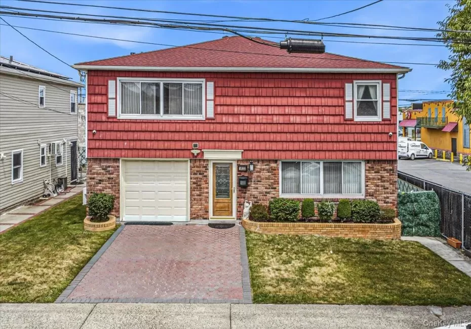 161-33 92nd Street, New York, NY, 4 Bedrooms Bedrooms, 16 Rooms Rooms,2 BathroomsBathrooms,Residential,For Rent,92nd,0,1016113 161-33 92nd Street, New York, NY, 4 Bedrooms Bedrooms, 16 Rooms Rooms,2 BathroomsBathrooms,Residential,For Rent,92nd,0,1016113
