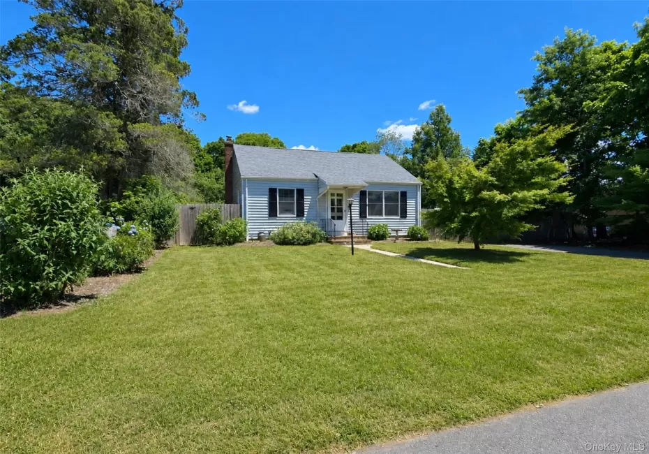 9 Mc Gaw Avenue, Brookhaven, NY, 2 Bedrooms Bedrooms, 4 Rooms Rooms,1 BathroomBathrooms,Residential,For Rent,Mc Gaw,0,KEY1017116 9 Mc Gaw Avenue, Brookhaven, NY, 2 Bedrooms Bedrooms, 4 Rooms Rooms,1 BathroomBathrooms,Residential,For Rent,Mc Gaw,0,KEY1017116