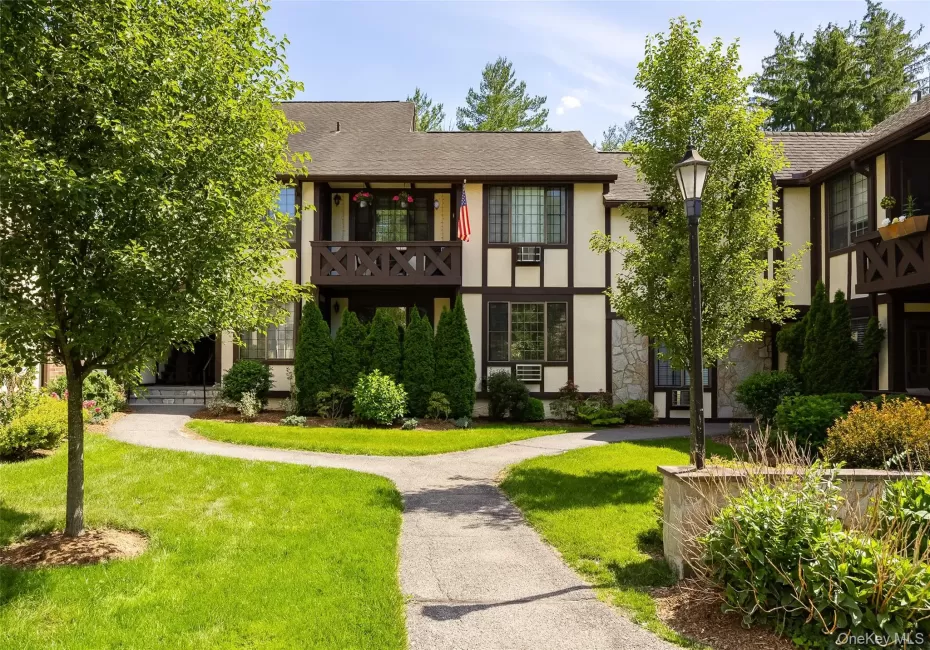 8 Foxwood Drive, Mount Pleasant, NY, 1 Bedroom Bedrooms, 4 Rooms Rooms,1 BathroomBathrooms,Residential,For Rent,Foxwood,0,1014284 8 Foxwood Drive, Mount Pleasant, NY, 1 Bedroom Bedrooms, 4 Rooms Rooms,1 BathroomBathrooms,Residential,For Rent,Foxwood,0,1014284