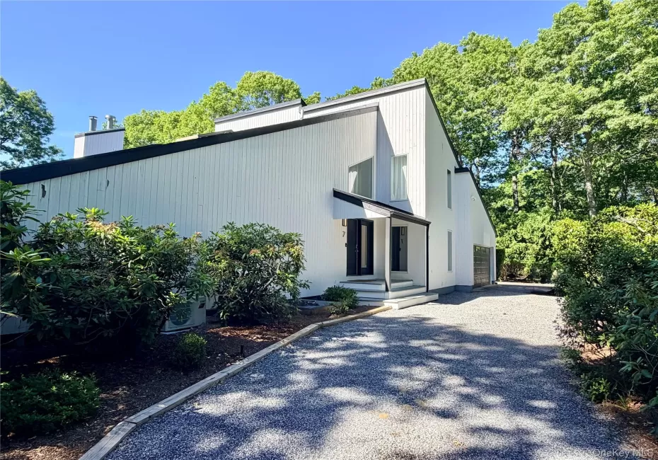 7 Midhampton Court, Southampton, NY, 5 Bedrooms Bedrooms, 8 Rooms Rooms,4 BathroomsBathrooms,Residential Lease,For Rent,Midhampton,0,KEY1015946 7 Midhampton Court, Southampton, NY, 5 Bedrooms Bedrooms, 8 Rooms Rooms,4 BathroomsBathrooms,Residential Lease,For Rent,Midhampton,0,KEY1015946