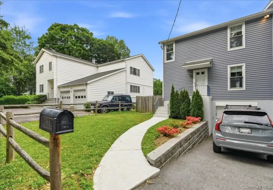 736 Pelhamdale Avenue, New Rochelle, NY, 3 Bedrooms Bedrooms, 6 Rooms Rooms,2 BathroomsBathrooms,Residential Lease,For Rent,Pelhamdale,0,1014236 736 Pelhamdale Avenue, New Rochelle, NY, 3 Bedrooms Bedrooms, 6 Rooms Rooms,2 BathroomsBathrooms,Residential Lease,For Rent,Pelhamdale,0,1014236