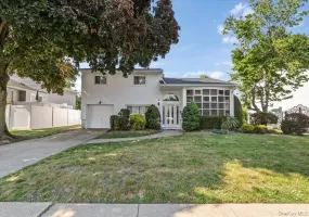 279 Kentucky Avenue, Oyster Bay, NY, 3 Bedrooms Bedrooms, 7 Rooms Rooms,2 BathroomsBathrooms,Residential,For Rent,Kentucky,0,KEY1017183 279 Kentucky Avenue, Oyster Bay, NY, 3 Bedrooms Bedrooms, 7 Rooms Rooms,2 BathroomsBathrooms,Residential,For Rent,Kentucky,0,KEY1017183