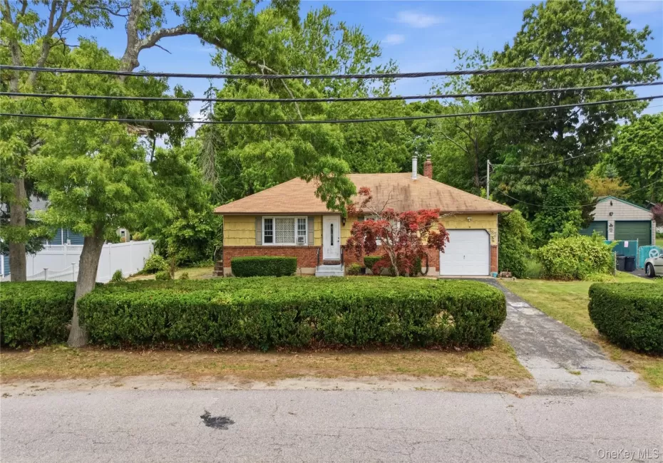 385 Manhattan Boulevard, Islip, NY, 3 Bedrooms Bedrooms, 5 Rooms Rooms,2 BathroomsBathrooms,Residential,For Rent,Manhattan,0,1017047 385 Manhattan Boulevard, Islip, NY, 3 Bedrooms Bedrooms, 5 Rooms Rooms,2 BathroomsBathrooms,Residential,For Rent,Manhattan,0,1017047