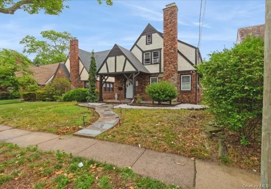 167 Lakeview Ave, Hempstead, NY, 3 Bedrooms Bedrooms, 6 Rooms Rooms,1 BathroomBathrooms,Residential,For Rent,Lakeview Ave,0,1015546 167 Lakeview Ave, Hempstead, NY, 3 Bedrooms Bedrooms, 6 Rooms Rooms,1 BathroomBathrooms,Residential,For Rent,Lakeview Ave,0,1015546