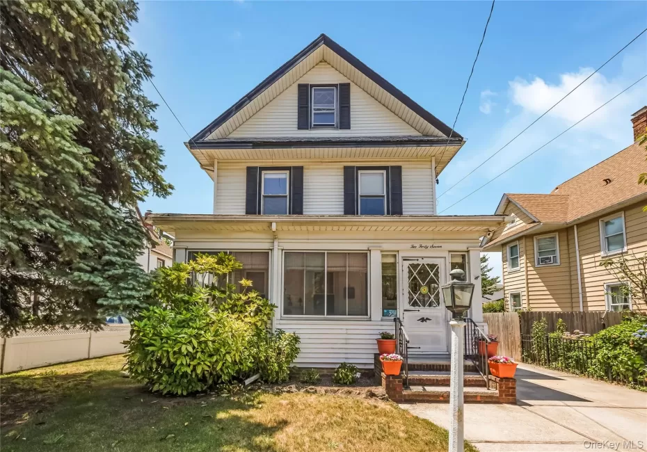 247 Allen Street, Hempstead, NY, 3 Bedrooms Bedrooms, 7 Rooms Rooms,1 BathroomBathrooms,Residential,For Rent,Allen,0,KEY1016862 247 Allen Street, Hempstead, NY, 3 Bedrooms Bedrooms, 7 Rooms Rooms,1 BathroomBathrooms,Residential,For Rent,Allen,0,KEY1016862