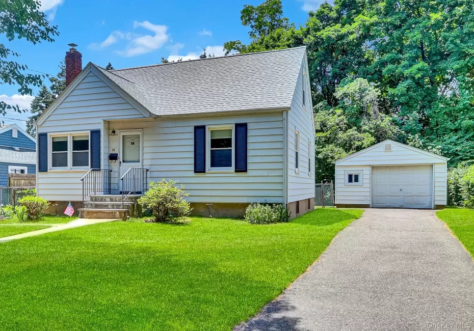 19 Poplar Place, Glen Cove, NY, 4 Bedrooms Bedrooms, 6 Rooms Rooms,1 BathroomBathrooms,Residential,For Rent,Poplar,0,KEY1017152 19 Poplar Place, Glen Cove, NY, 4 Bedrooms Bedrooms, 6 Rooms Rooms,1 BathroomBathrooms,Residential,For Rent,Poplar,0,KEY1017152