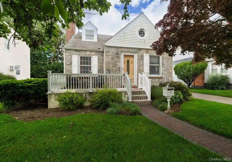 15 Horton Street, Hempstead, NY, 3 Bedrooms Bedrooms, 6 Rooms Rooms,3 BathroomsBathrooms,Residential,For Rent,Horton,0,1017339 15 Horton Street, Hempstead, NY, 3 Bedrooms Bedrooms, 6 Rooms Rooms,3 BathroomsBathrooms,Residential,For Rent,Horton,0,1017339