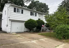 403 Hoffman Avenue, Babylon, NY, 1 Bedroom Bedrooms, 4 Rooms Rooms,1 BathroomBathrooms,Residential Lease,For Rent,Hoffman,0,1017427 403 Hoffman Avenue, Babylon, NY, 1 Bedroom Bedrooms, 4 Rooms Rooms,1 BathroomBathrooms,Residential Lease,For Rent,Hoffman,0,1017427