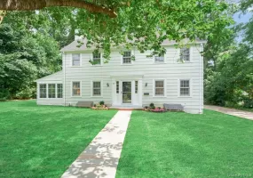 178 Overlook Avenue, North Hempstead, NY, 4 Bedrooms Bedrooms, 10 Rooms Rooms,2 BathroomsBathrooms,Residential,For Rent,Overlook,0,1017092 178 Overlook Avenue, North Hempstead, NY, 4 Bedrooms Bedrooms, 10 Rooms Rooms,2 BathroomsBathrooms,Residential,For Rent,Overlook,0,1017092