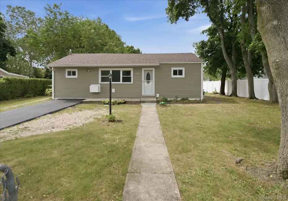 42 Bradley Street, Islip, NY, 6 Bedrooms Bedrooms, 10 Rooms Rooms,2 BathroomsBathrooms,Residential,For Rent,Bradley,0,1017391 42 Bradley Street, Islip, NY, 6 Bedrooms Bedrooms, 10 Rooms Rooms,2 BathroomsBathrooms,Residential,For Rent,Bradley,0,1017391