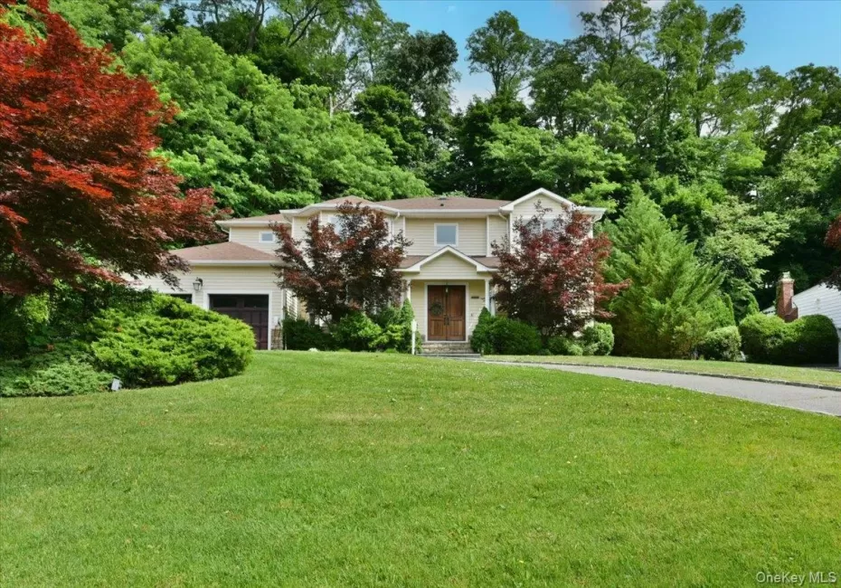 245 Harbor Hill Road, North Hempstead, NY, 5 Bedrooms Bedrooms, 11 Rooms Rooms,4 BathroomsBathrooms,Residential,For Rent,Harbor Hill,0,1015799 245 Harbor Hill Road, North Hempstead, NY, 5 Bedrooms Bedrooms, 11 Rooms Rooms,4 BathroomsBathrooms,Residential,For Rent,Harbor Hill,0,1015799