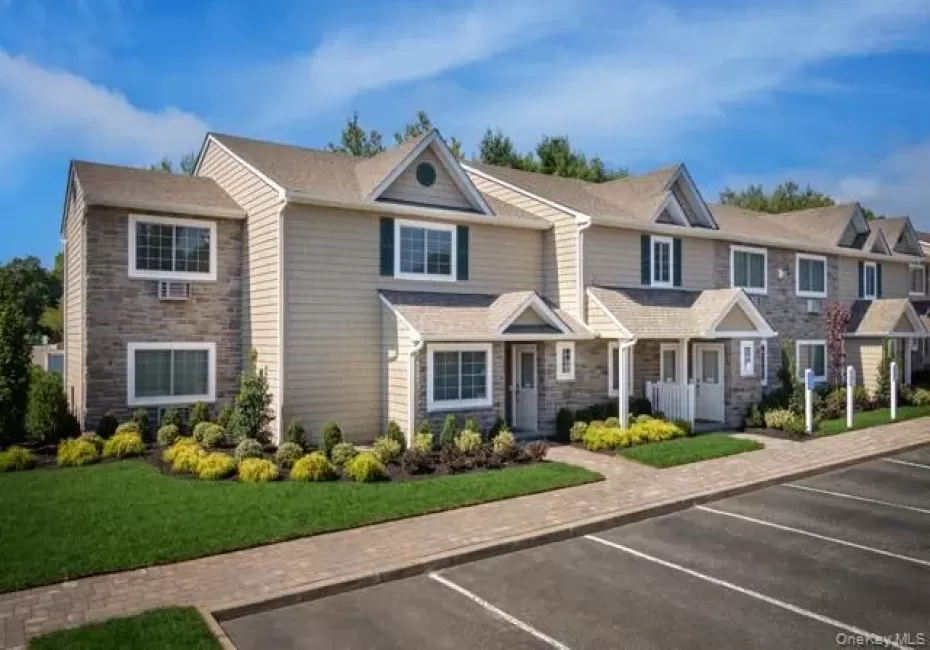 2 Victorian Court, Brookhaven, NY, 1 Bedroom Bedrooms, 4 Rooms Rooms,1 BathroomBathrooms,Residential Lease,For Rent,Victorian,0,1017549 2 Victorian Court, Brookhaven, NY, 1 Bedroom Bedrooms, 4 Rooms Rooms,1 BathroomBathrooms,Residential Lease,For Rent,Victorian,0,1017549