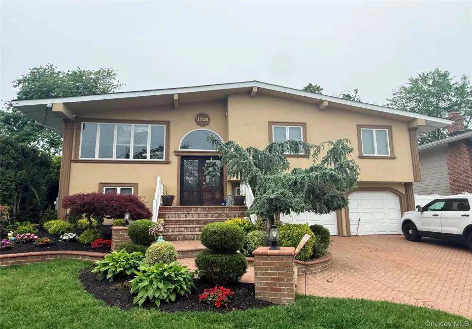 1758 John Street, Hempstead, NY, 6 Bedrooms Bedrooms, 9 Rooms Rooms,3 BathroomsBathrooms,Residential,For Rent,John,0,1017474 1758 John Street, Hempstead, NY, 6 Bedrooms Bedrooms, 9 Rooms Rooms,3 BathroomsBathrooms,Residential,For Rent,John,0,1017474