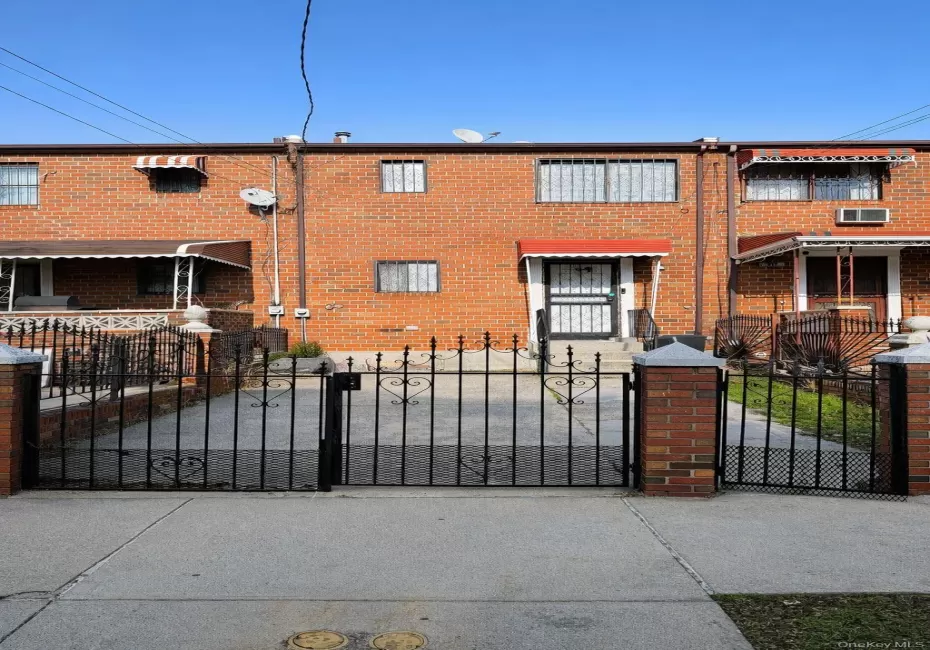 217 Berriman Street, New York, NY, 3 Bedrooms Bedrooms, 3 Rooms Rooms,1 BathroomBathrooms,Residential,For Rent,Berriman,0,KEY980897 217 Berriman Street, New York, NY, 3 Bedrooms Bedrooms, 3 Rooms Rooms,1 BathroomBathrooms,Residential,For Rent,Berriman,0,KEY980897