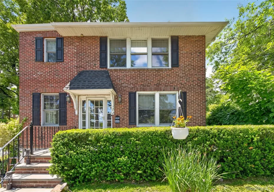 90 Mackey Avenue, North Hempstead, NY, 4 Bedrooms Bedrooms, 8 Rooms Rooms,2 BathroomsBathrooms,Residential Lease,For Rent,Mackey,0,KEY1011795 90 Mackey Avenue, North Hempstead, NY, 4 Bedrooms Bedrooms, 8 Rooms Rooms,2 BathroomsBathrooms,Residential Lease,For Rent,Mackey,0,KEY1011795