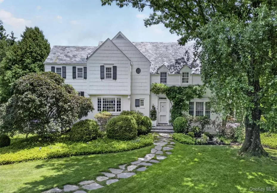 6 Hillair Circle, White Plains, NY, 6 Bedrooms Bedrooms, 12 Rooms Rooms,4 BathroomsBathrooms,Residential,For Rent,Hillair,0,KEY1004533 6 Hillair Circle, White Plains, NY, 6 Bedrooms Bedrooms, 12 Rooms Rooms,4 BathroomsBathrooms,Residential,For Rent,Hillair,0,KEY1004533
