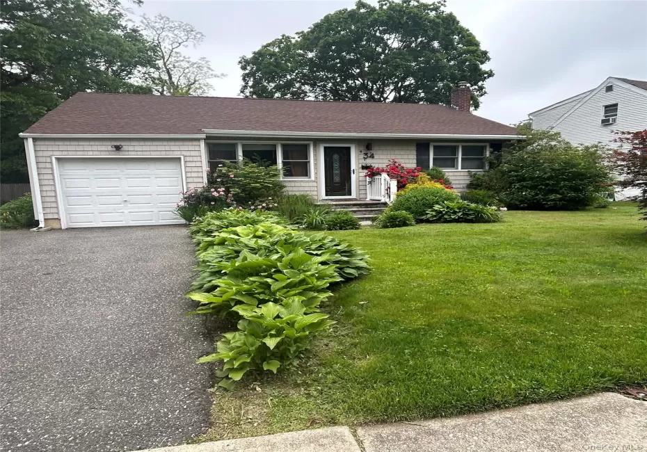 34 Woodhull Road, Huntington, NY, 3 Bedrooms Bedrooms, 6 Rooms Rooms,1 BathroomBathrooms,Residential Lease,For Rent,Woodhull,0,KEY1012994 34 Woodhull Road, Huntington, NY, 3 Bedrooms Bedrooms, 6 Rooms Rooms,1 BathroomBathrooms,Residential Lease,For Rent,Woodhull,0,KEY1012994