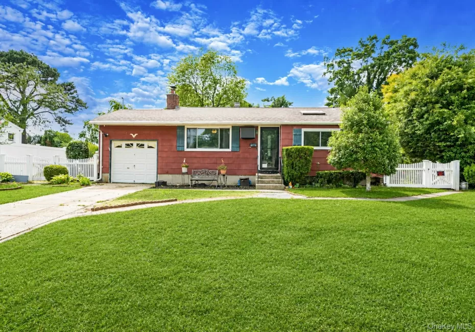 180 Whitetail Lane, Islip, NY, 3 Bedrooms Bedrooms, 6 Rooms Rooms,1 BathroomBathrooms,Residential,For Rent,Whitetail,0,KEY1016185 180 Whitetail Lane, Islip, NY, 3 Bedrooms Bedrooms, 6 Rooms Rooms,1 BathroomBathrooms,Residential,For Rent,Whitetail,0,KEY1016185