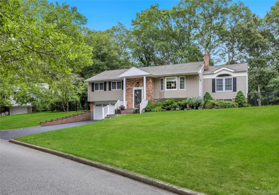 4 Long Hill Road, Smithtown, NY, 5 Bedrooms Bedrooms, 9 Rooms Rooms,3 BathroomsBathrooms,Residential,For Rent,Long Hill,0,1016495 4 Long Hill Road, Smithtown, NY, 5 Bedrooms Bedrooms, 9 Rooms Rooms,3 BathroomsBathrooms,Residential,For Rent,Long Hill,0,1016495