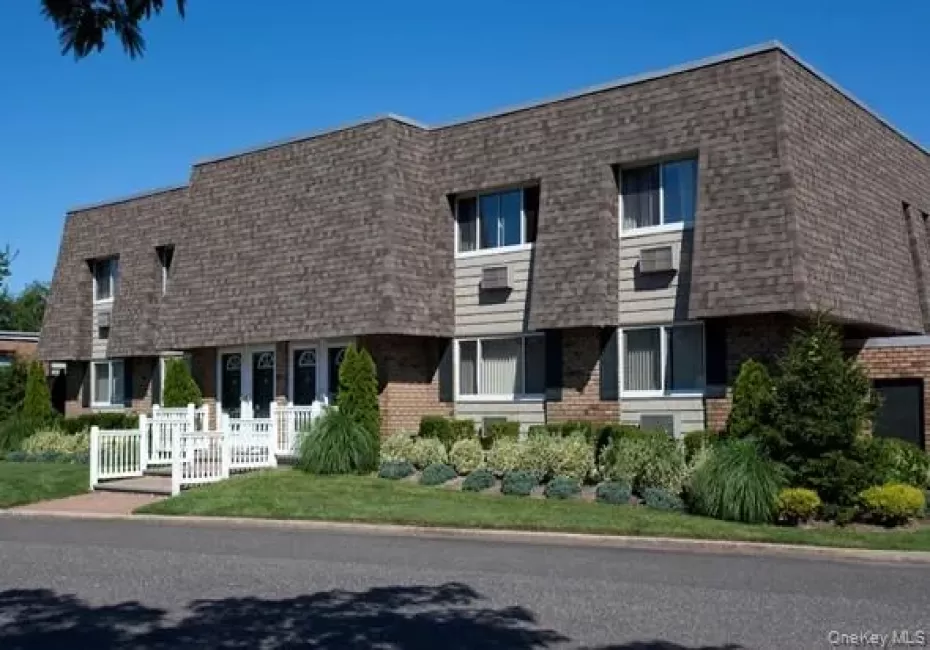 475 Little East Neck Road, Babylon, NY, 1 Bedroom Bedrooms, 4 Rooms Rooms,1 BathroomBathrooms,Residential Lease,For Rent,Little East Neck,0,KEY1017737 475 Little East Neck Road, Babylon, NY, 1 Bedroom Bedrooms, 4 Rooms Rooms,1 BathroomBathrooms,Residential Lease,For Rent,Little East Neck,0,KEY1017737