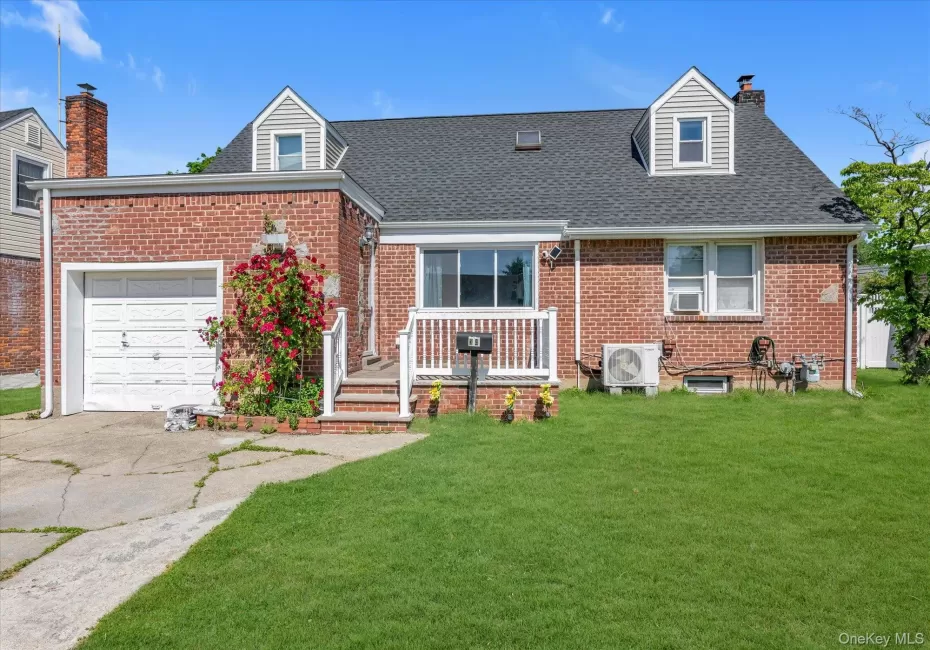 34 Newburgh Street, Hempstead, NY, 5 Bedrooms Bedrooms, 8 Rooms Rooms,3 BathroomsBathrooms,Residential,For Rent,Newburgh,0,KEY1005557 34 Newburgh Street, Hempstead, NY, 5 Bedrooms Bedrooms, 8 Rooms Rooms,3 BathroomsBathrooms,Residential,For Rent,Newburgh,0,KEY1005557
