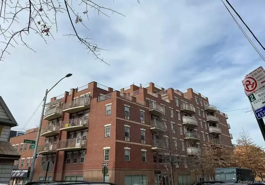 3506 Leavitt Street, New York, NY, 2 Bedrooms Bedrooms, 5 Rooms Rooms,2 BathroomsBathrooms,Residential Lease,For Rent,Leavitt,0,KEY1017761 3506 Leavitt Street, New York, NY, 2 Bedrooms Bedrooms, 5 Rooms Rooms,2 BathroomsBathrooms,Residential Lease,For Rent,Leavitt,0,KEY1017761
