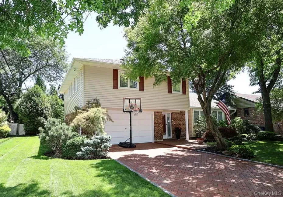 238 Birch Drive, North Hempstead, NY, 4 Bedrooms Bedrooms, 9 Rooms Rooms,2 BathroomsBathrooms,Residential,For Rent,Birch,0,KEY1013385 238 Birch Drive, North Hempstead, NY, 4 Bedrooms Bedrooms, 9 Rooms Rooms,2 BathroomsBathrooms,Residential,For Rent,Birch,0,KEY1013385