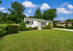 1614 Gardiner Drive, Islip, NY, 3 Bedrooms Bedrooms, 6 Rooms Rooms,1 BathroomBathrooms,Residential,For Rent,Gardiner,0,KEY1013413 1614 Gardiner Drive, Islip, NY, 3 Bedrooms Bedrooms, 6 Rooms Rooms,1 BathroomBathrooms,Residential,For Rent,Gardiner,0,KEY1013413