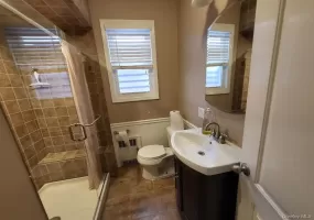 6935 Hessler Avenue, New York, NY, 3 Bedrooms Bedrooms, 5 Rooms Rooms,1 BathroomBathrooms,Residential Lease,For Rent,Hessler,0,938366 6935 Hessler Avenue, New York, NY, 3 Bedrooms Bedrooms, 5 Rooms Rooms,1 BathroomBathrooms,Residential Lease,For Rent,Hessler,0,938366