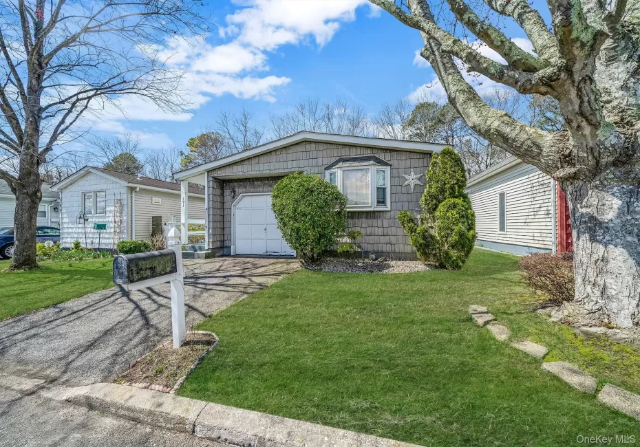 191 Village Circle, Brookhaven, NY, 2 Bedrooms Bedrooms, 5 Rooms Rooms,2 BathroomsBathrooms,Residential,For Rent,Village,0,KEY969139 191 Village Circle, Brookhaven, NY, 2 Bedrooms Bedrooms, 5 Rooms Rooms,2 BathroomsBathrooms,Residential,For Rent,Village,0,KEY969139