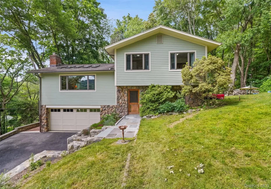 11 Upper Lakeshore Drive, Lewisboro, NY, 3 Bedrooms Bedrooms, 6 Rooms Rooms,2 BathroomsBathrooms,Residential,For Rent,Upper Lakeshore,0,KEY1011701 11 Upper Lakeshore Drive, Lewisboro, NY, 3 Bedrooms Bedrooms, 6 Rooms Rooms,2 BathroomsBathrooms,Residential,For Rent,Upper Lakeshore,0,KEY1011701