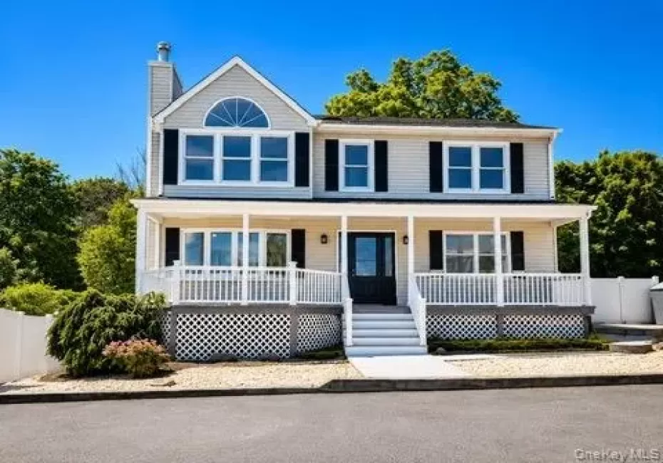 112 Shore Drive, Brookhaven, NY, 4 Bedrooms Bedrooms, 9 Rooms Rooms,4 BathroomsBathrooms,Residential,For Rent,Shore,0,KEY1016317 112 Shore Drive, Brookhaven, NY, 4 Bedrooms Bedrooms, 9 Rooms Rooms,4 BathroomsBathrooms,Residential,For Rent,Shore,0,KEY1016317