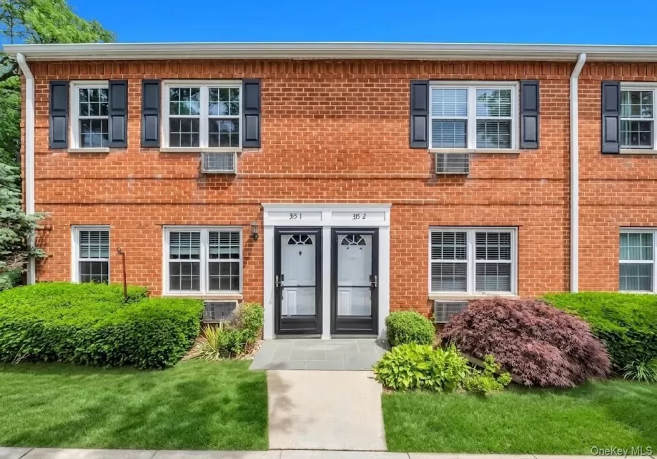 315 Hicksville Road, Oyster Bay, NY, 1 Bedroom Bedrooms, 4 Rooms Rooms,1 BathroomBathrooms,Residential,For Rent,Hicksville,0,1016907 315 Hicksville Road, Oyster Bay, NY, 1 Bedroom Bedrooms, 4 Rooms Rooms,1 BathroomBathrooms,Residential,For Rent,Hicksville,0,1016907