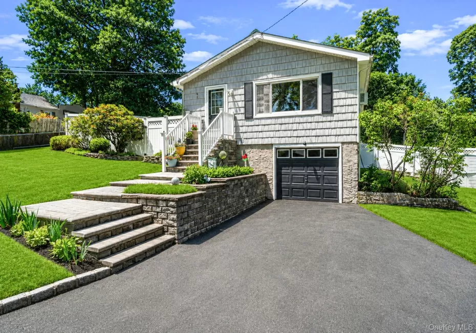 46 Longfellow Drive, Smithtown, NY, 3 Bedrooms Bedrooms, 7 Rooms Rooms,1 BathroomBathrooms,Residential,For Rent,Longfellow,0,KEY1016727 46 Longfellow Drive, Smithtown, NY, 3 Bedrooms Bedrooms, 7 Rooms Rooms,1 BathroomBathrooms,Residential,For Rent,Longfellow,0,KEY1016727