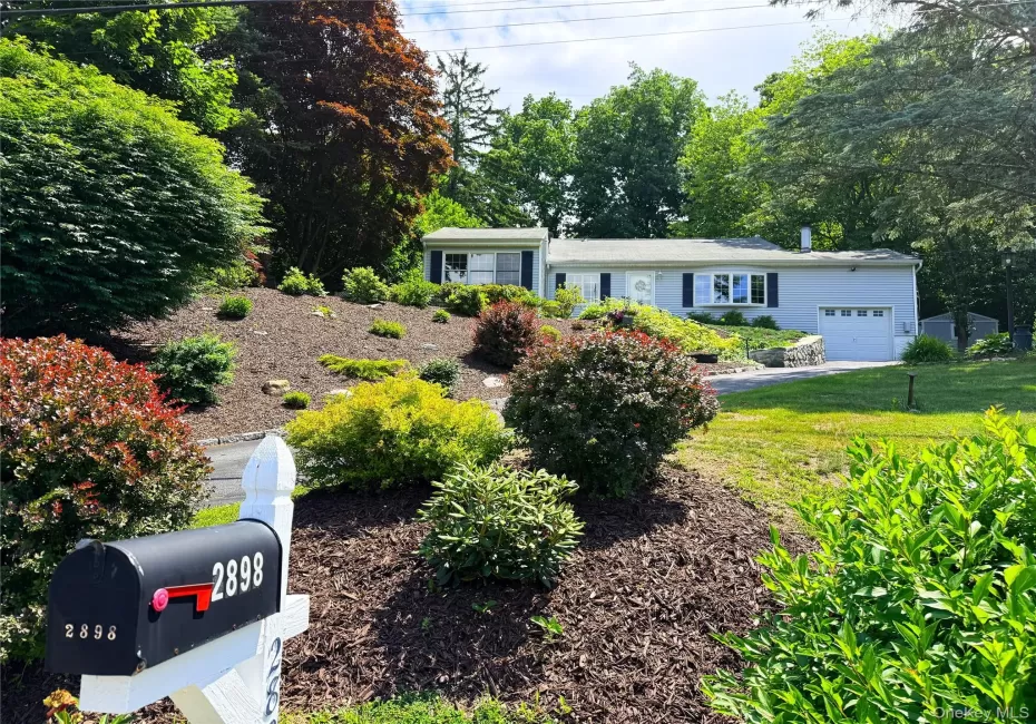 Welcome to 2898 Springhurst Street Welcome to 2898 Springhurst Street
