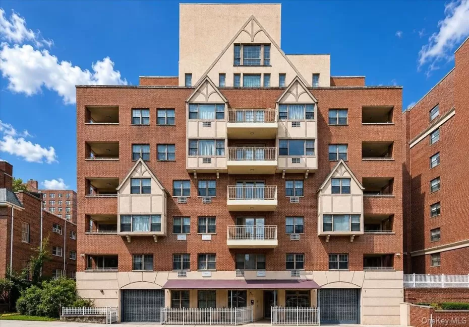 83-75 117th Street, New York, NY, 1 Bedroom Bedrooms, 4 Rooms Rooms,1 BathroomBathrooms,Residential,For Rent,117th,0,KEY1017503 83-75 117th Street, New York, NY, 1 Bedroom Bedrooms, 4 Rooms Rooms,1 BathroomBathrooms,Residential,For Rent,117th,0,KEY1017503