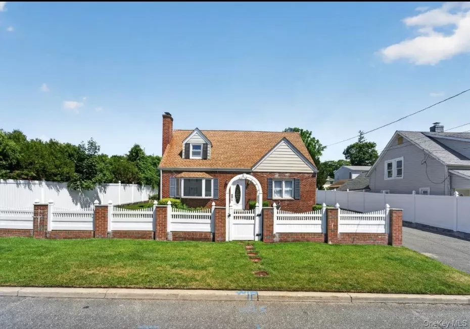 5 4th Street, Huntington, NY, 5 Bedrooms Bedrooms, 13 Rooms Rooms,3 BathroomsBathrooms,Residential,For Rent,4th,0,KEY1017087 5 4th Street, Huntington, NY, 5 Bedrooms Bedrooms, 13 Rooms Rooms,3 BathroomsBathrooms,Residential,For Rent,4th,0,KEY1017087