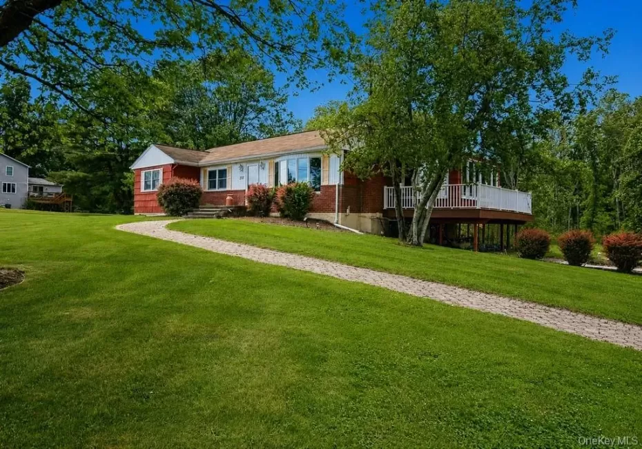 237 Pine Grove Road, Middletown, NY, 3 Bedrooms Bedrooms, 8 Rooms Rooms,1 BathroomBathrooms,Residential,For Rent,Pine Grove,0,KEY1016497 237 Pine Grove Road, Middletown, NY, 3 Bedrooms Bedrooms, 8 Rooms Rooms,1 BathroomBathrooms,Residential,For Rent,Pine Grove,0,KEY1016497