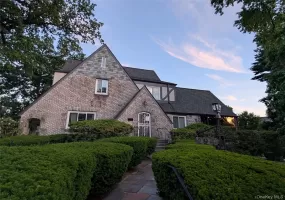 294 Lincoln Avenue, New Rochelle, NY, 5 Bedrooms Bedrooms, 11 Rooms Rooms,3 BathroomsBathrooms,Residential,For Rent,Lincoln,0,1017184 294 Lincoln Avenue, New Rochelle, NY, 5 Bedrooms Bedrooms, 11 Rooms Rooms,3 BathroomsBathrooms,Residential,For Rent,Lincoln,0,1017184