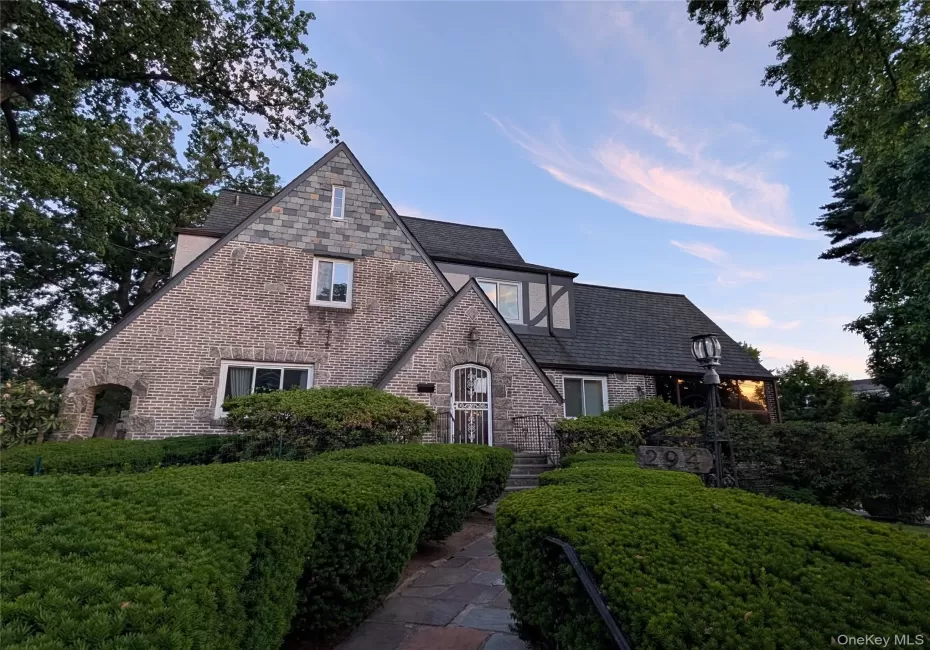 294 Lincoln Avenue, New Rochelle, NY, 5 Bedrooms Bedrooms, 11 Rooms Rooms,3 BathroomsBathrooms,Residential,For Rent,Lincoln,0,1017184 294 Lincoln Avenue, New Rochelle, NY, 5 Bedrooms Bedrooms, 11 Rooms Rooms,3 BathroomsBathrooms,Residential,For Rent,Lincoln,0,1017184
