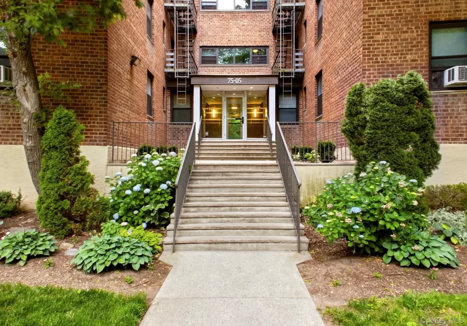 75-05 210, New York, NY, 1 Bedroom Bedrooms, 5 Rooms Rooms,1 BathroomBathrooms,Residential,For Rent,210,0,KEY1010286 75-05 210, New York, NY, 1 Bedroom Bedrooms, 5 Rooms Rooms,1 BathroomBathrooms,Residential,For Rent,210,0,KEY1010286
