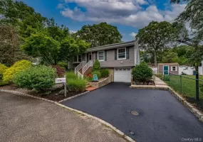 23 Oak Street, Brookhaven, NY, 3 Bedrooms Bedrooms, 7 Rooms Rooms,1 BathroomBathrooms,Residential,For Rent,Oak,0,1016920 23 Oak Street, Brookhaven, NY, 3 Bedrooms Bedrooms, 7 Rooms Rooms,1 BathroomBathrooms,Residential,For Rent,Oak,0,1016920