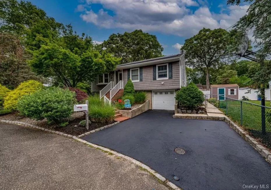 23 Oak Street, Brookhaven, NY, 3 Bedrooms Bedrooms, 7 Rooms Rooms,1 BathroomBathrooms,Residential,For Rent,Oak,0,KEY1016920 23 Oak Street, Brookhaven, NY, 3 Bedrooms Bedrooms, 7 Rooms Rooms,1 BathroomBathrooms,Residential,For Rent,Oak,0,KEY1016920
