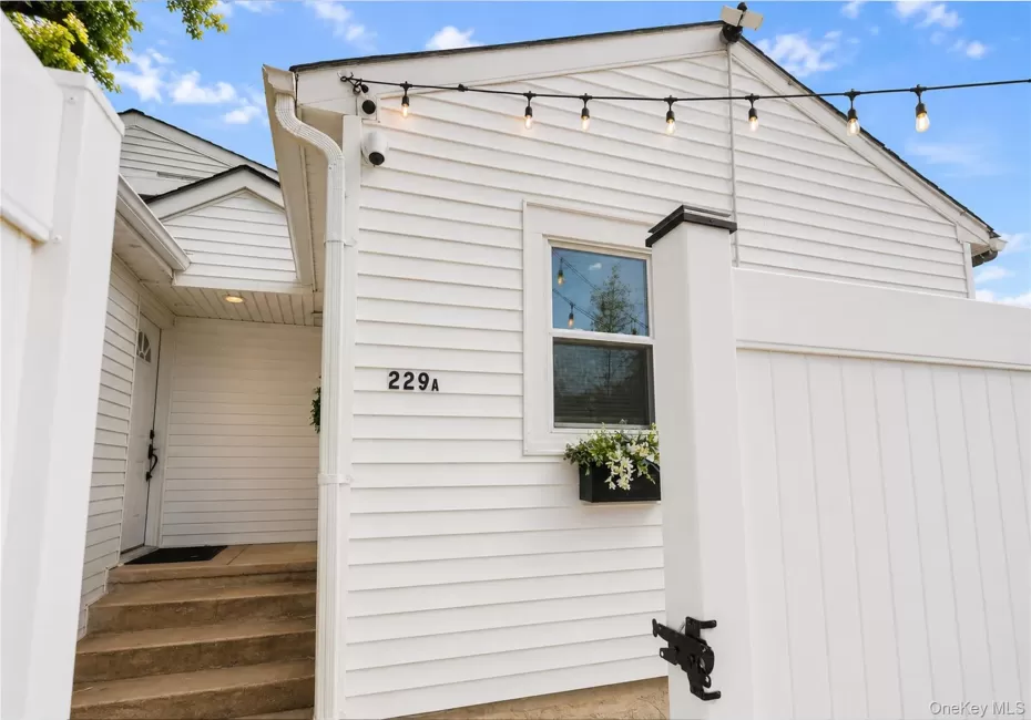 229 A Freeborn Street, New York, NY, 2 Bedrooms Bedrooms, 4 Rooms Rooms,1 BathroomBathrooms,Residential,For Rent,Freeborn,0,1017793 229 A Freeborn Street, New York, NY, 2 Bedrooms Bedrooms, 4 Rooms Rooms,1 BathroomBathrooms,Residential,For Rent,Freeborn,0,1017793