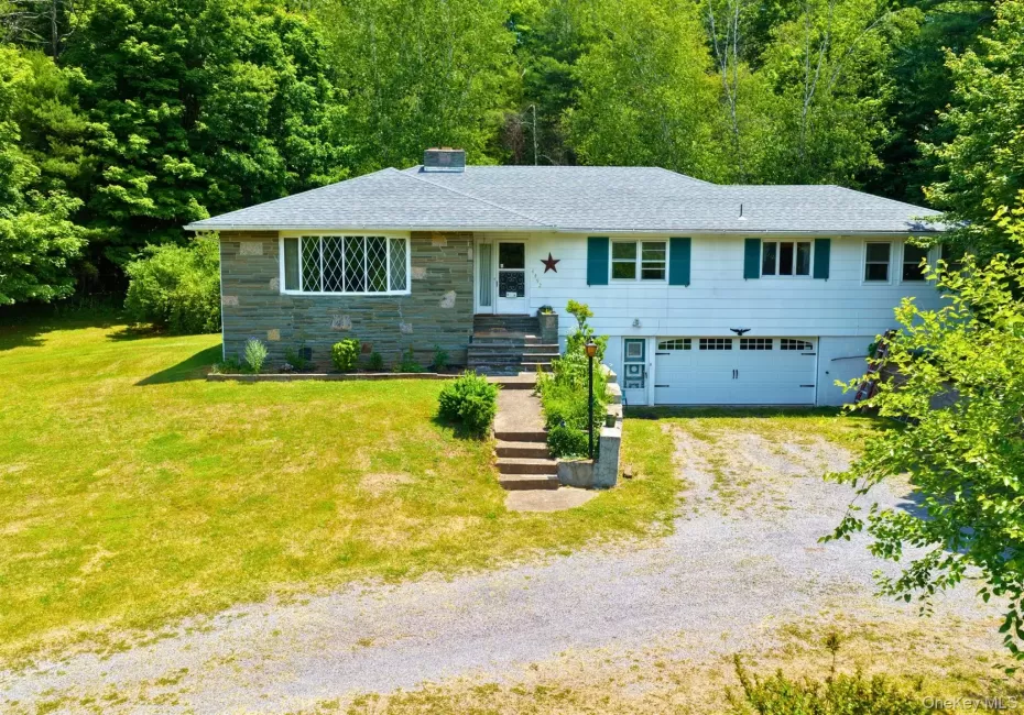 4492 Route 32, Catskill, NY, 3 Bedrooms Bedrooms, 14 Rooms Rooms,3 BathroomsBathrooms,Residential,For Rent,Route 32,0,KEY1017765 4492 Route 32, Catskill, NY, 3 Bedrooms Bedrooms, 14 Rooms Rooms,3 BathroomsBathrooms,Residential,For Rent,Route 32,0,KEY1017765