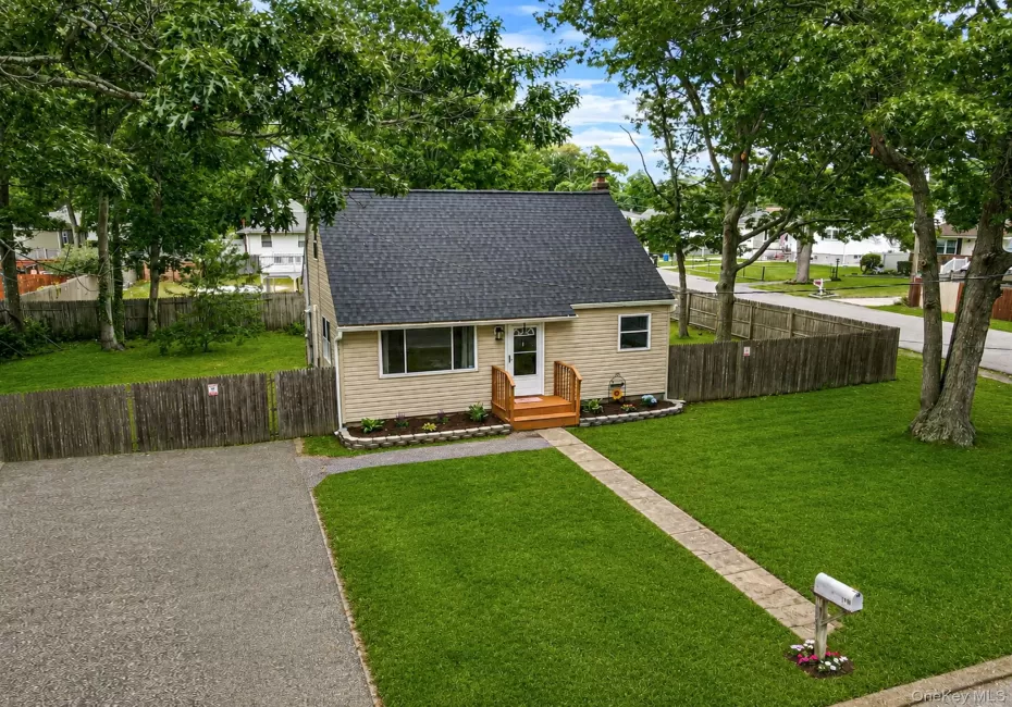 119 Parkwood Drive, Brookhaven, NY, 4 Bedrooms Bedrooms, 7 Rooms Rooms,1 BathroomBathrooms,Residential,For Rent,Parkwood,0,KEY1017829 119 Parkwood Drive, Brookhaven, NY, 4 Bedrooms Bedrooms, 7 Rooms Rooms,1 BathroomBathrooms,Residential,For Rent,Parkwood,0,KEY1017829