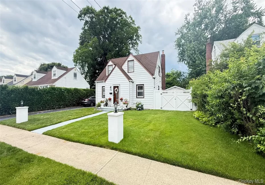 706 Partridge Avenue, Hempstead, NY, 4 Bedrooms Bedrooms, 7 Rooms Rooms,3 BathroomsBathrooms,Residential,For Rent,Partridge,0,KEY1017950 706 Partridge Avenue, Hempstead, NY, 4 Bedrooms Bedrooms, 7 Rooms Rooms,3 BathroomsBathrooms,Residential,For Rent,Partridge,0,KEY1017950
