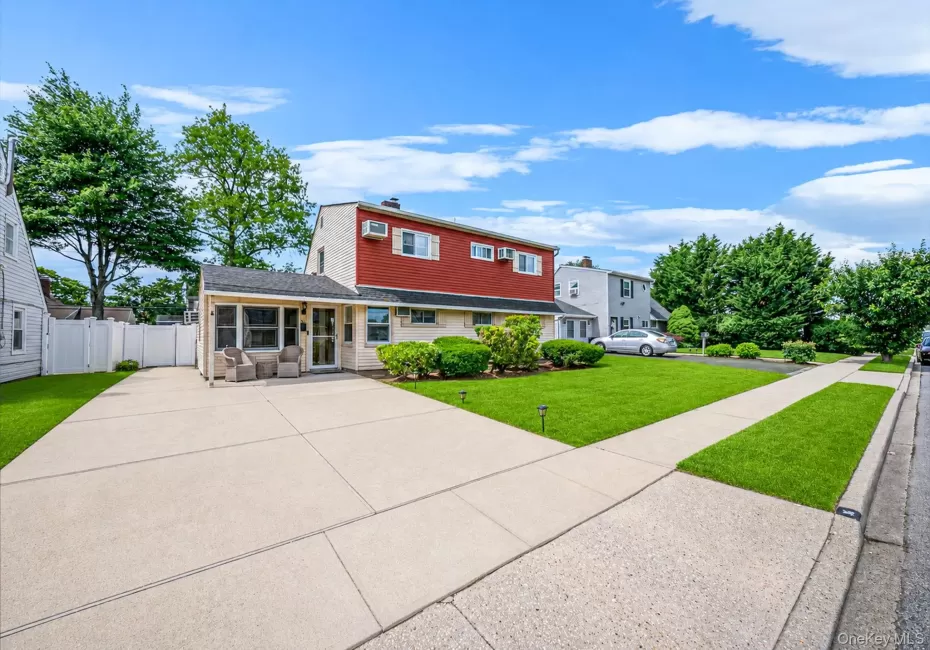 36 Sunrise Lane, Hempstead, NY, 4 Bedrooms Bedrooms, 8 Rooms Rooms,2 BathroomsBathrooms,Residential,For Rent,Sunrise,0,KEY1015895 36 Sunrise Lane, Hempstead, NY, 4 Bedrooms Bedrooms, 8 Rooms Rooms,2 BathroomsBathrooms,Residential,For Rent,Sunrise,0,KEY1015895